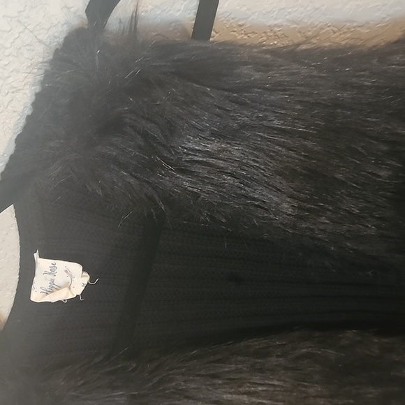 Vest - Picture 3 of 5